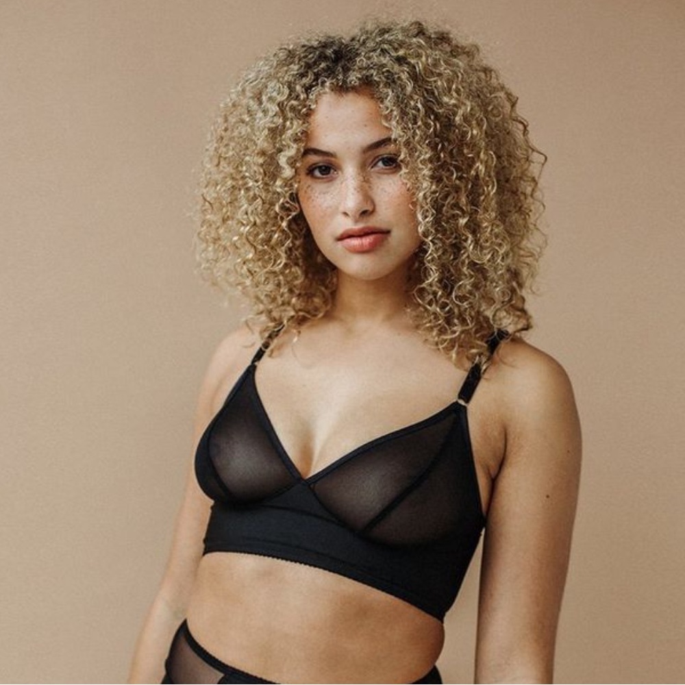 Fortnight Luna Longline Bra 32F Made in Canada